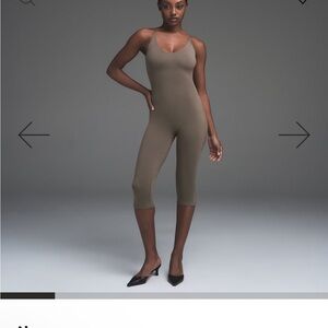Skims smooth layers capri catsuit